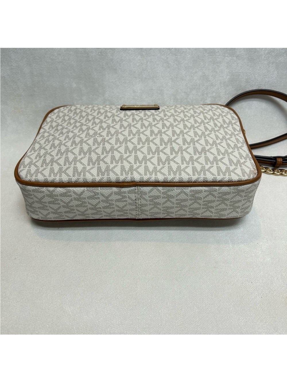 EUC Michael Kors Jet Set Large Crossbody - Picture 7 of 11